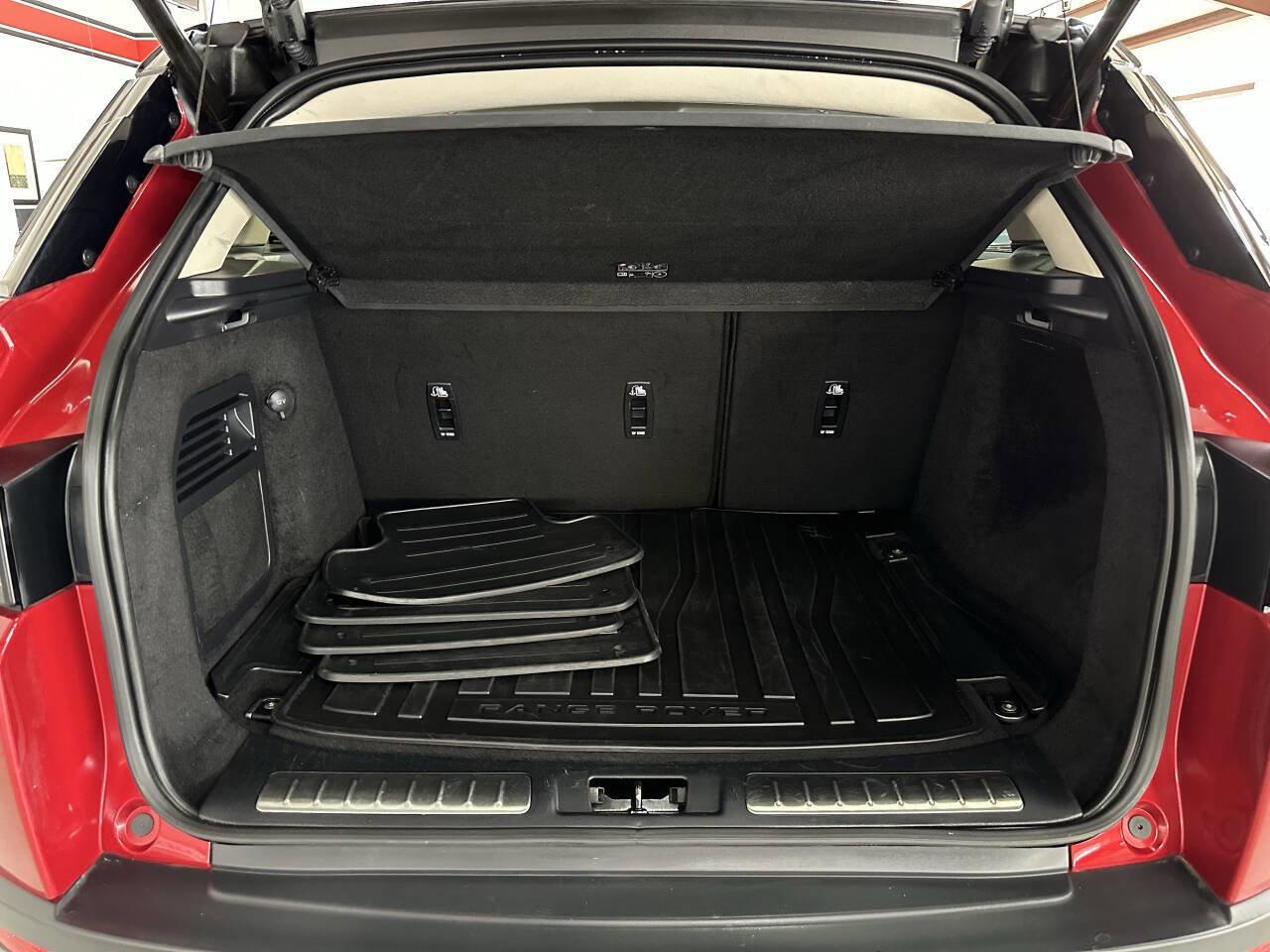 Used 2019 Land Rover Range Rover Evoque HSE image 8