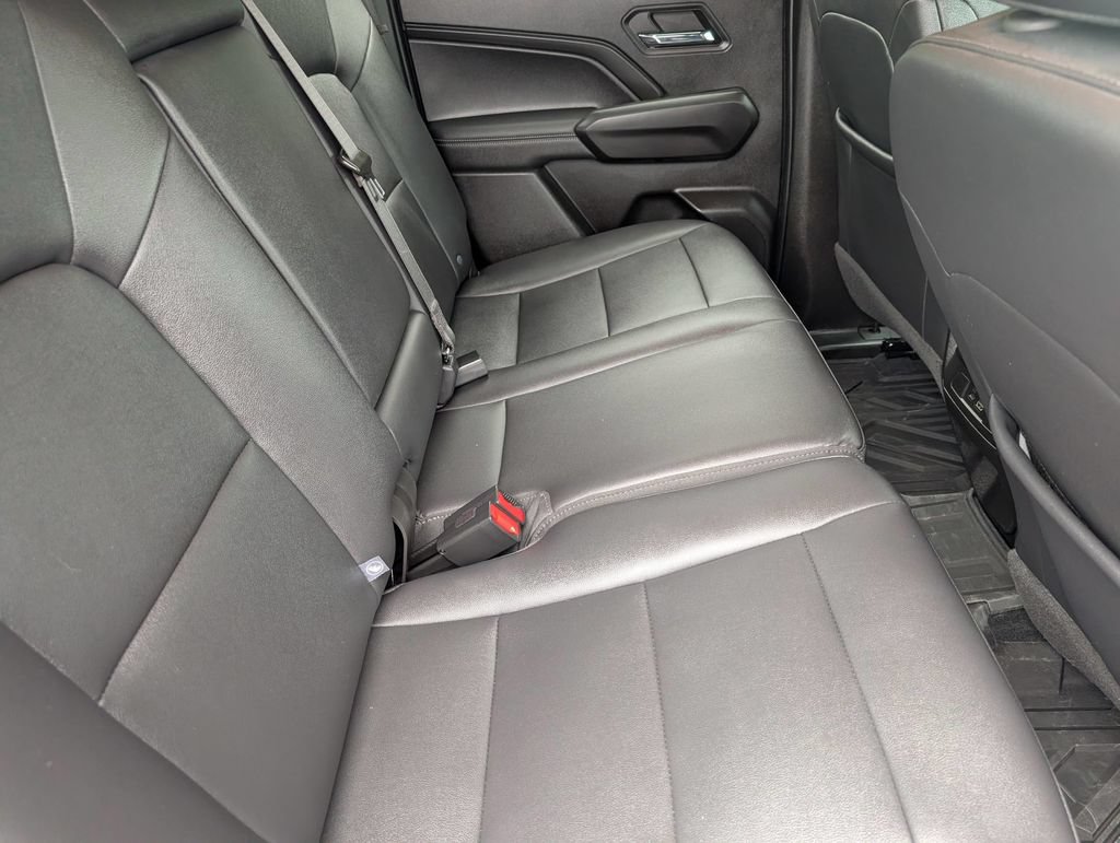 Used 2023 Chevrolet Colorado LT w/ LT Convenience Package III AWD/4WD image 29