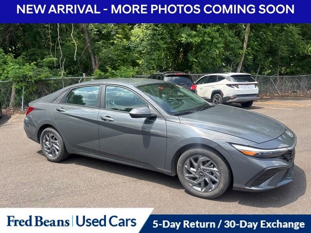 Used 2024 Hyundai Elantra SEL FWD image 4