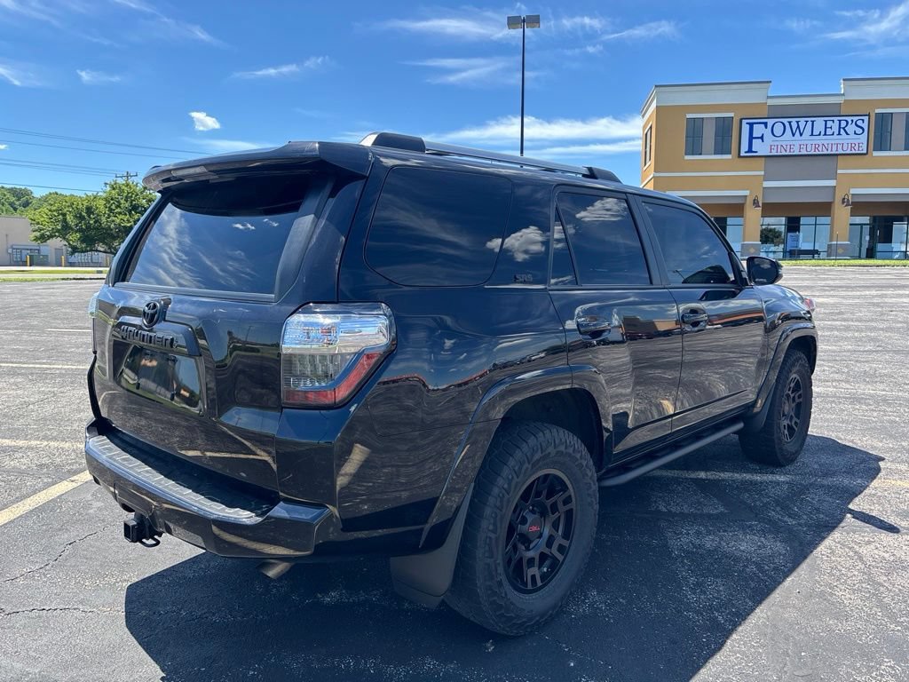 Used 2021 Toyota 4Runner SR5 Premium w/ Moonroof Package AWD/4WD image 5