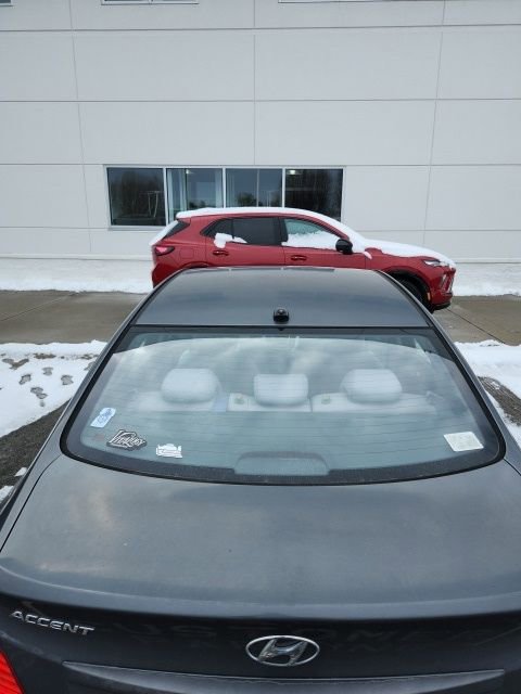 Used 2012 Hyundai Accent GLS image 6