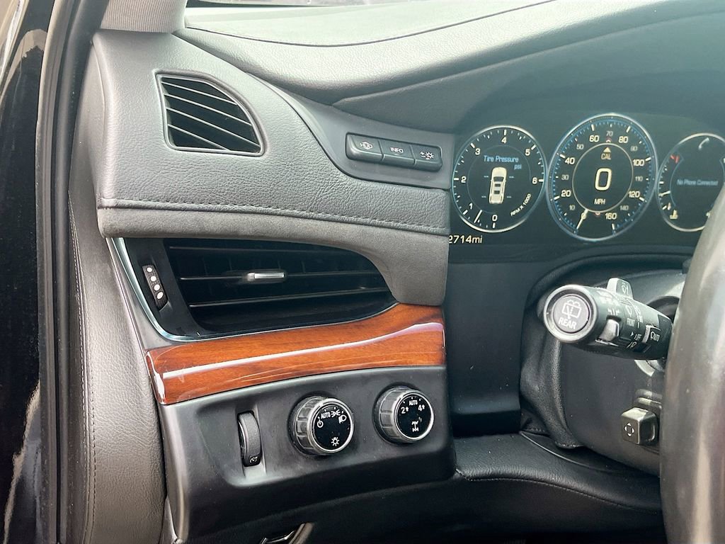 Used 2015 Cadillac Escalade Premium AWD/4WD image 10