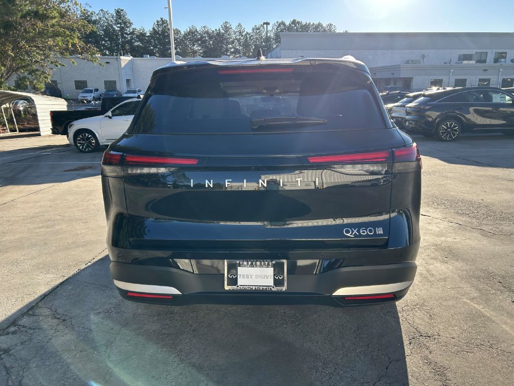 Used 2026 INFINITI QX60 Luxe w/ Family Package AWD/4WD image 4
