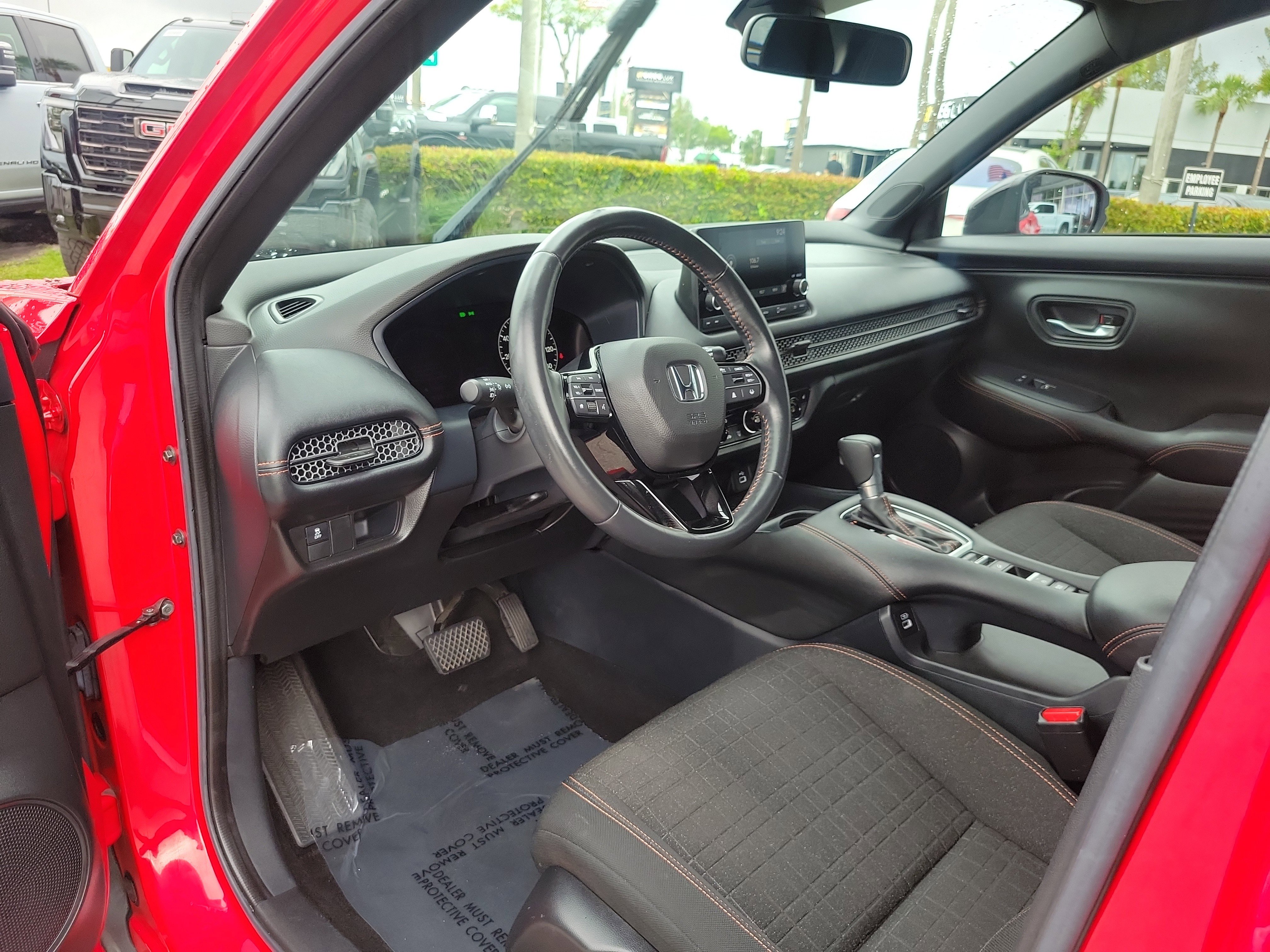 Used 2023 Honda HR-V Sport image 9