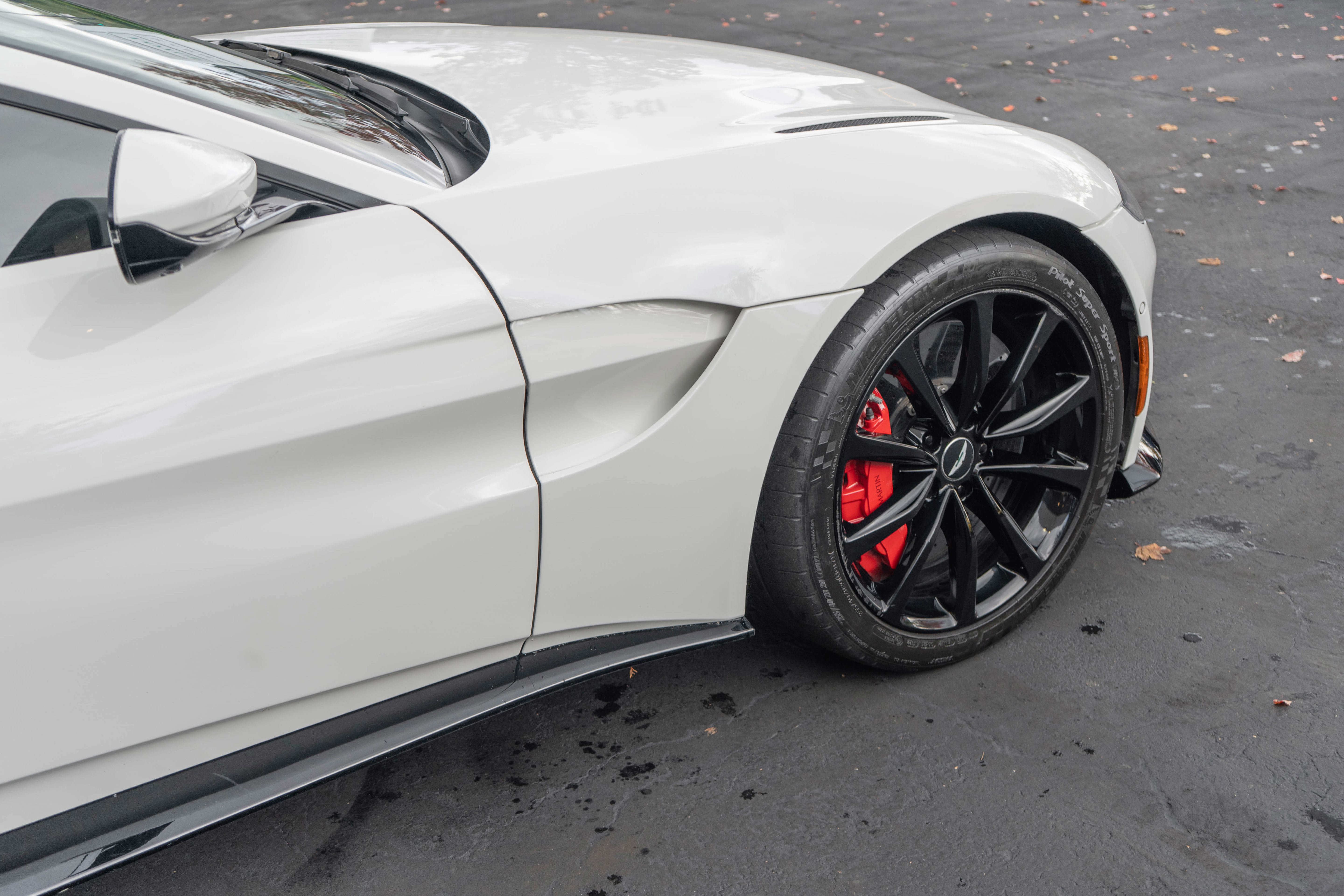 Used 2020 Aston Martin V8 Vantage Coupe RWD image 9