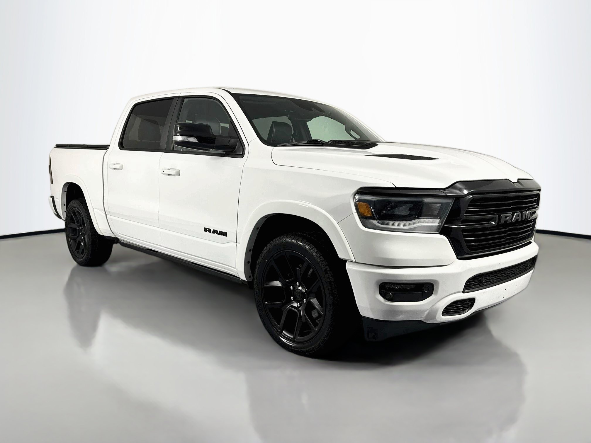 Used 2022 RAM 1500 Laramie AWD/4WD image 3