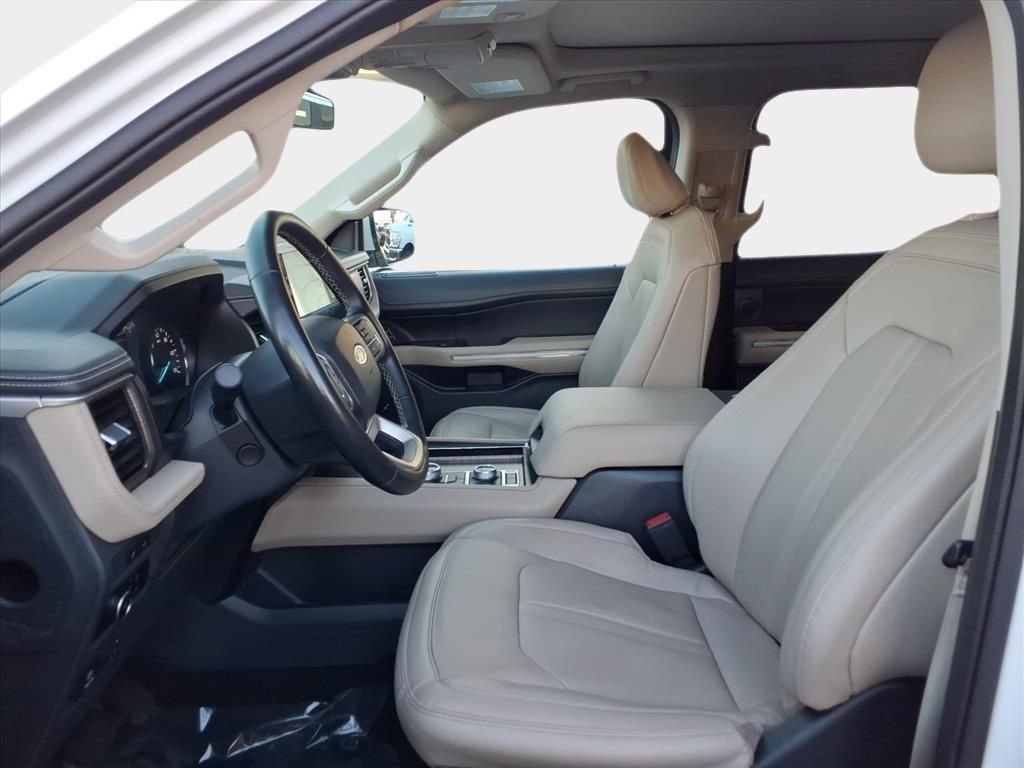 Used 2024 Ford Expedition Limited image 8