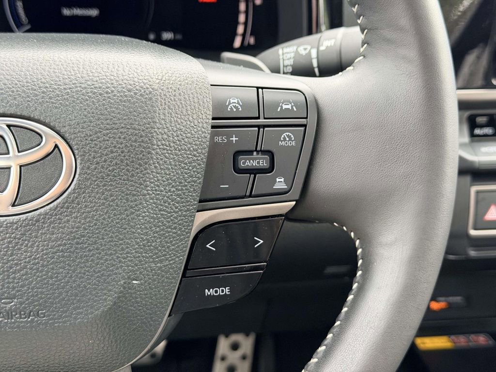 Certified 2025 Toyota Camry SE w/ Convenience Package FWD image 8