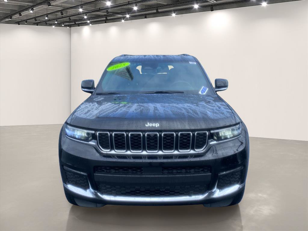 Used 2025 Jeep Grand Cherokee L Limited w/ Luxury Tech Group II AWD/4WD image 2