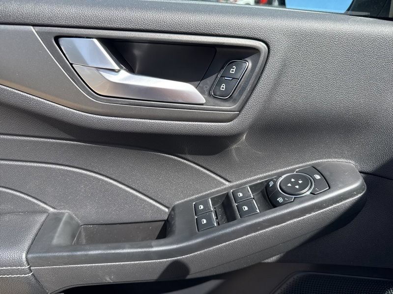 New 2025 Ford Escape SE FWD image 23