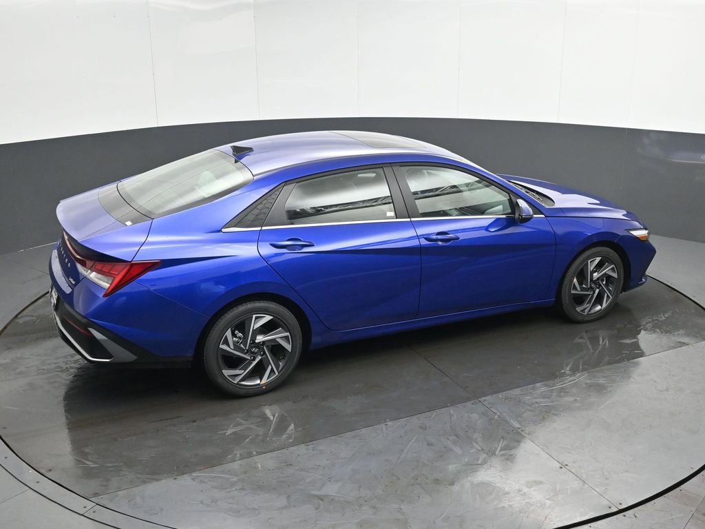 New 2026 Hyundai Elantra Limited FWD image 35