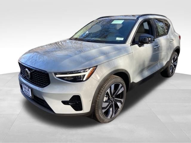 New 2026 Volvo XC40 B5 Ultra w/ Climate Package image 3