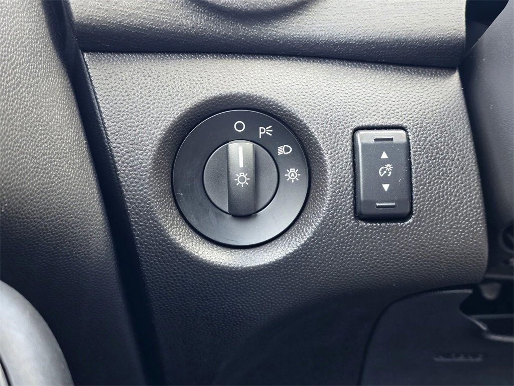 Used 2015 Ford Fiesta SE image 18