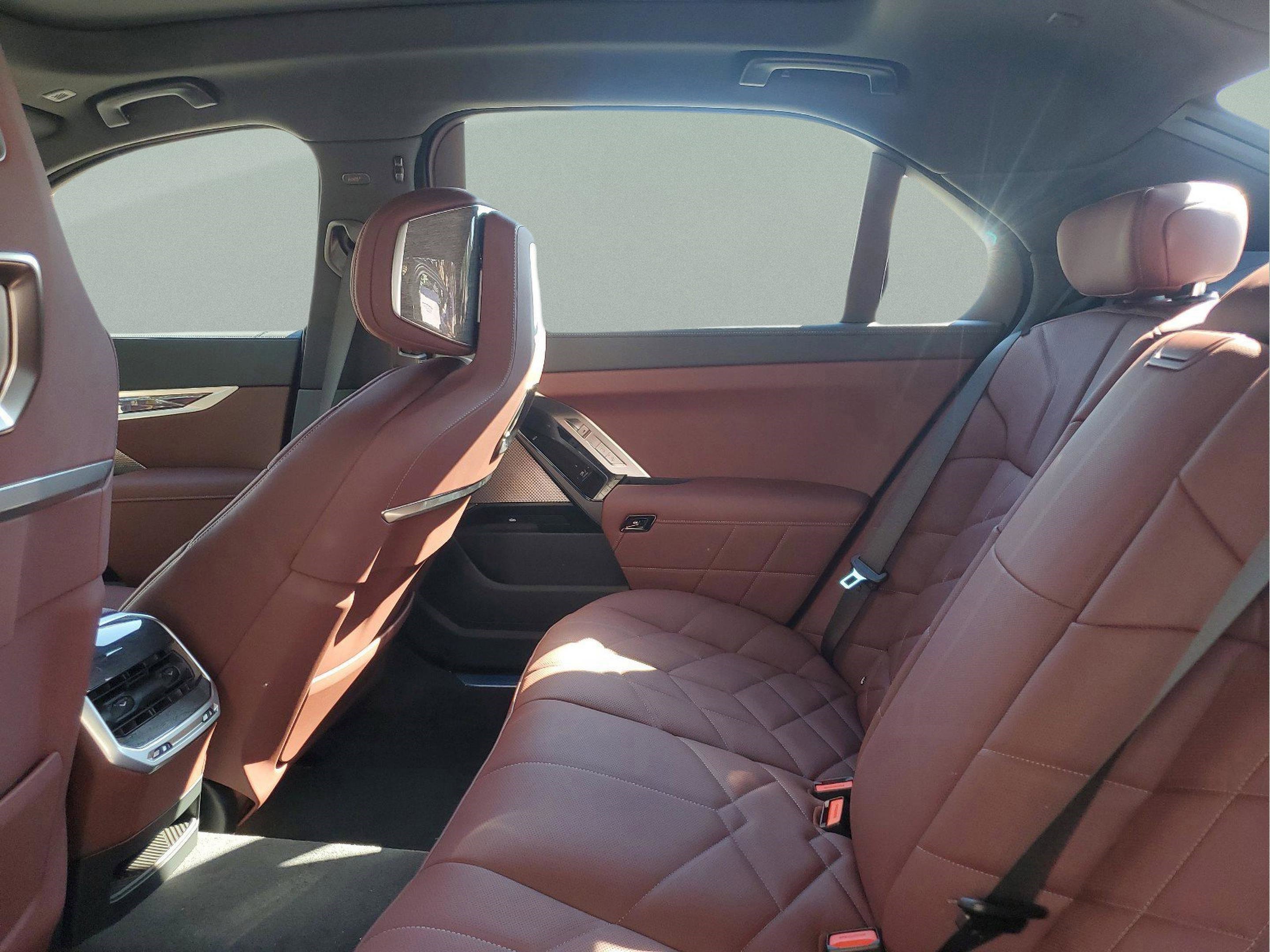 Used 2025 BMW 750e xDrive 750e xDrive image 10