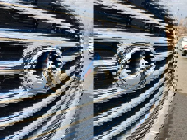 Used 2011 INFINITI QX56 7-Passenger w/ Deluxe Touring Pkg image 32