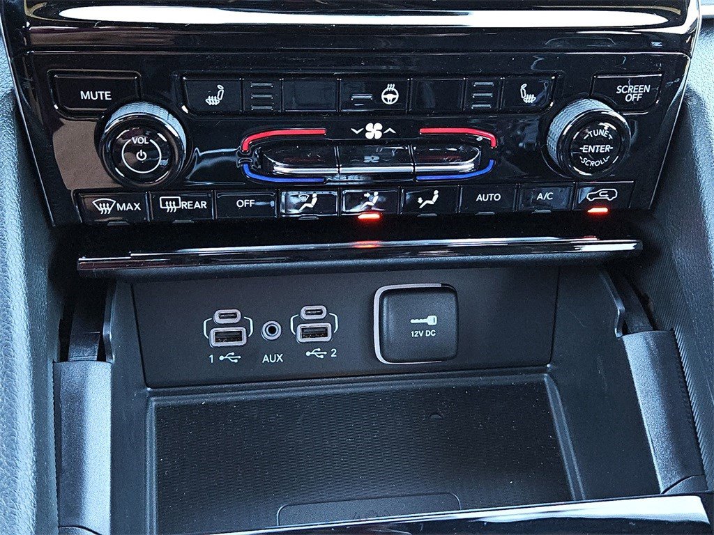 New 2025 Jeep Grand Cherokee L Laredo w/ Luxury Tech Group I image 25