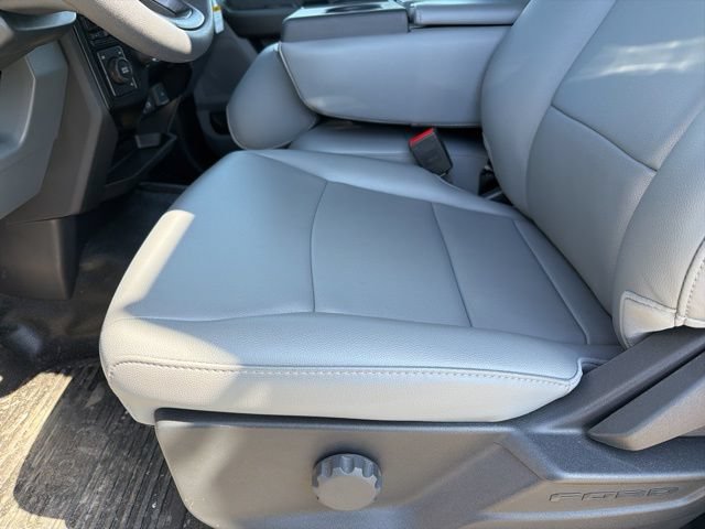 New 2024 Ford F550 4x4 Regular Cab Super Duty image 12