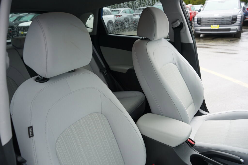 Certified 2023 Hyundai Kona SEL AWD/4WD image 22