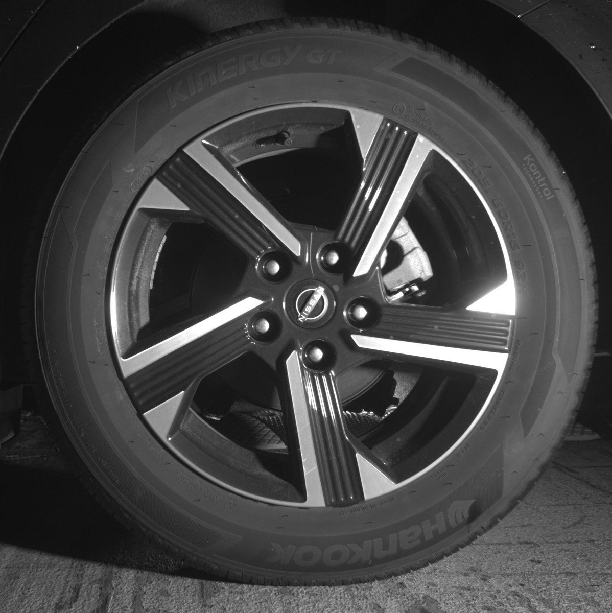 Used 2025 Nissan Sentra SV FWD image 14