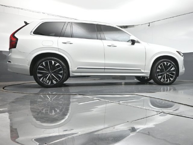 Used 2026 Volvo XC90 T8 Plus w/ Protection Package Premier AWD/4WD image 40