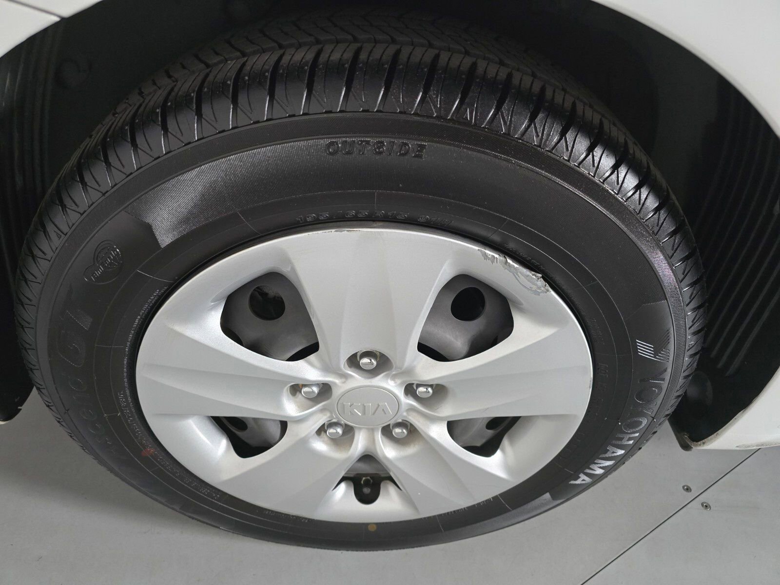 Used 2017 Kia Forte LX image 11