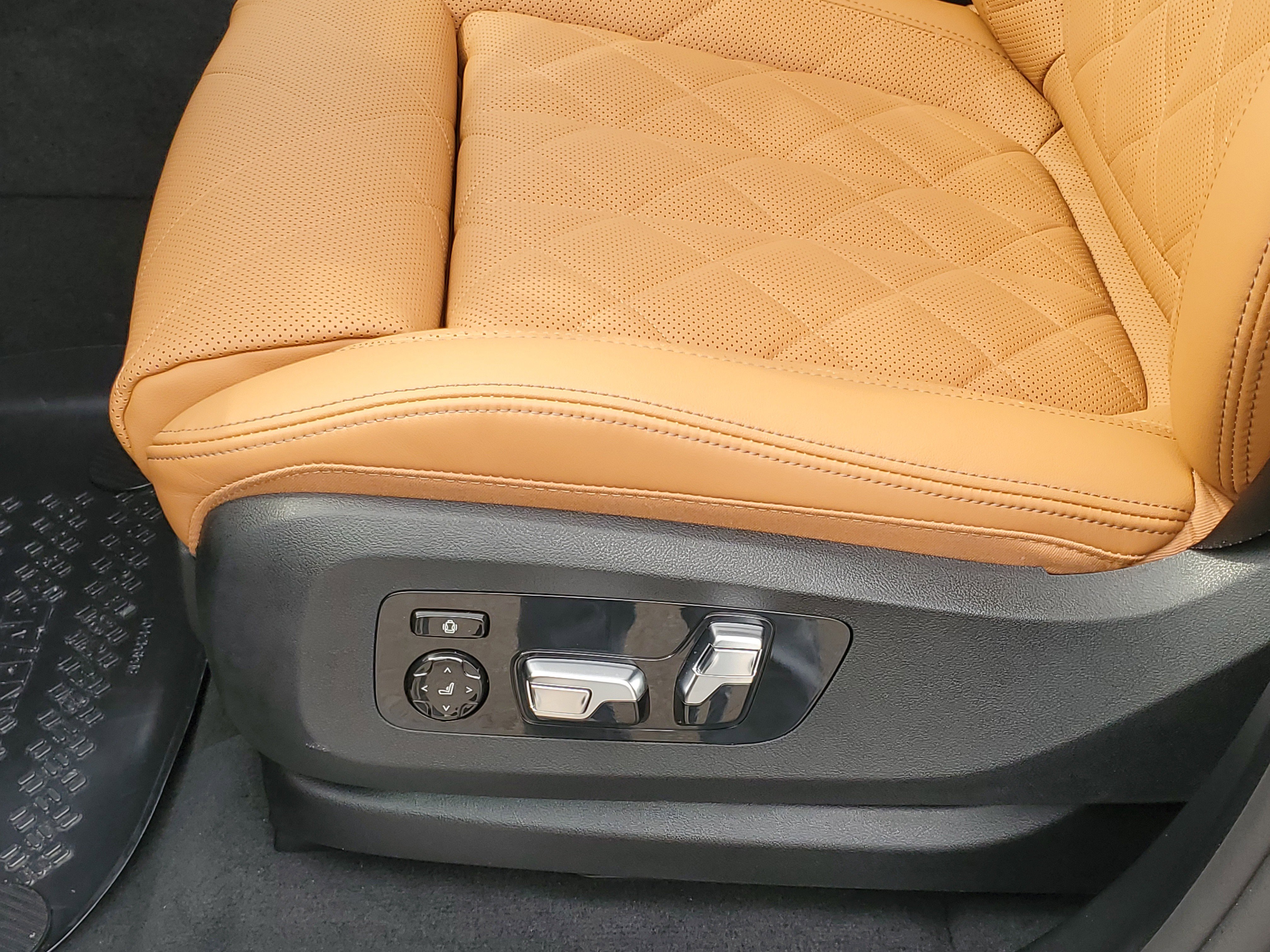 New 2026 BMW X5 xDrive40i w/ M Sport Package AWD/4WD image 9
