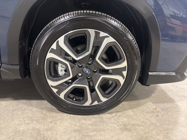 Used 2023 Subaru Ascent Limited w/ Technology Package image 31