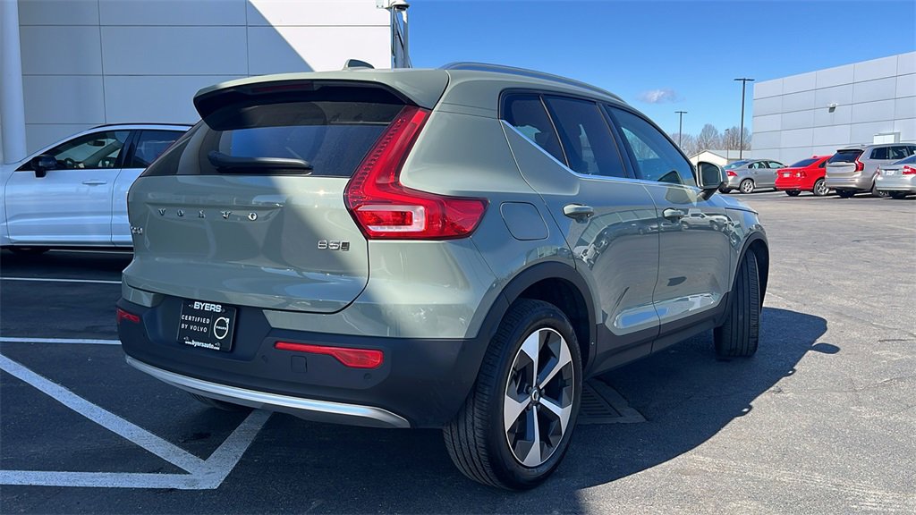 Certified 2025 Volvo XC40 B5 Plus image 3