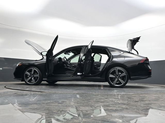 Used 2025 Honda Accord Sport image 40