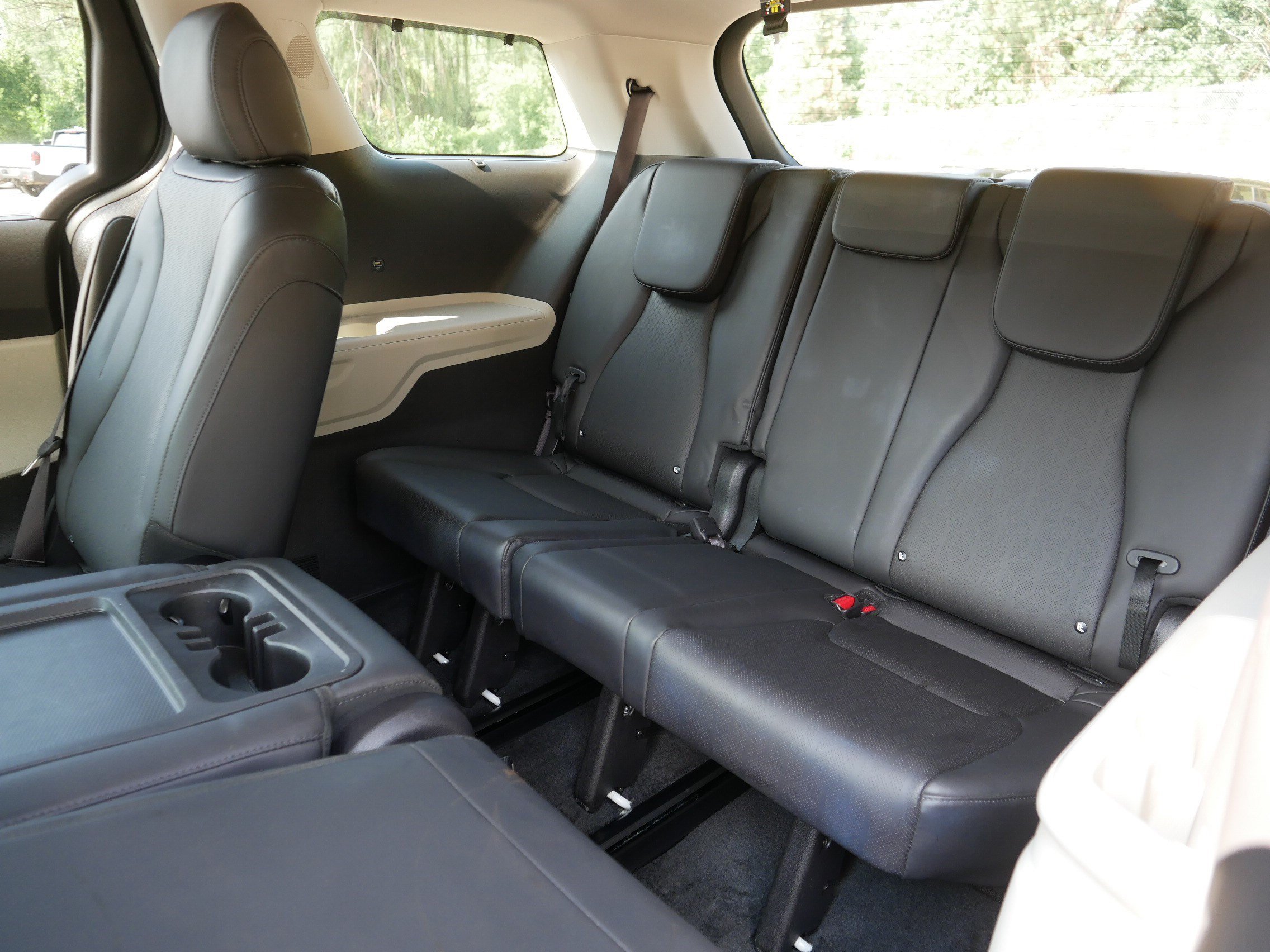 Certified 2024 Kia Carnival EX FWD image 37