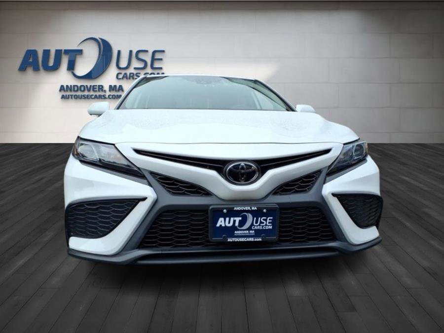 Used 2023 Toyota Camry SE image 2