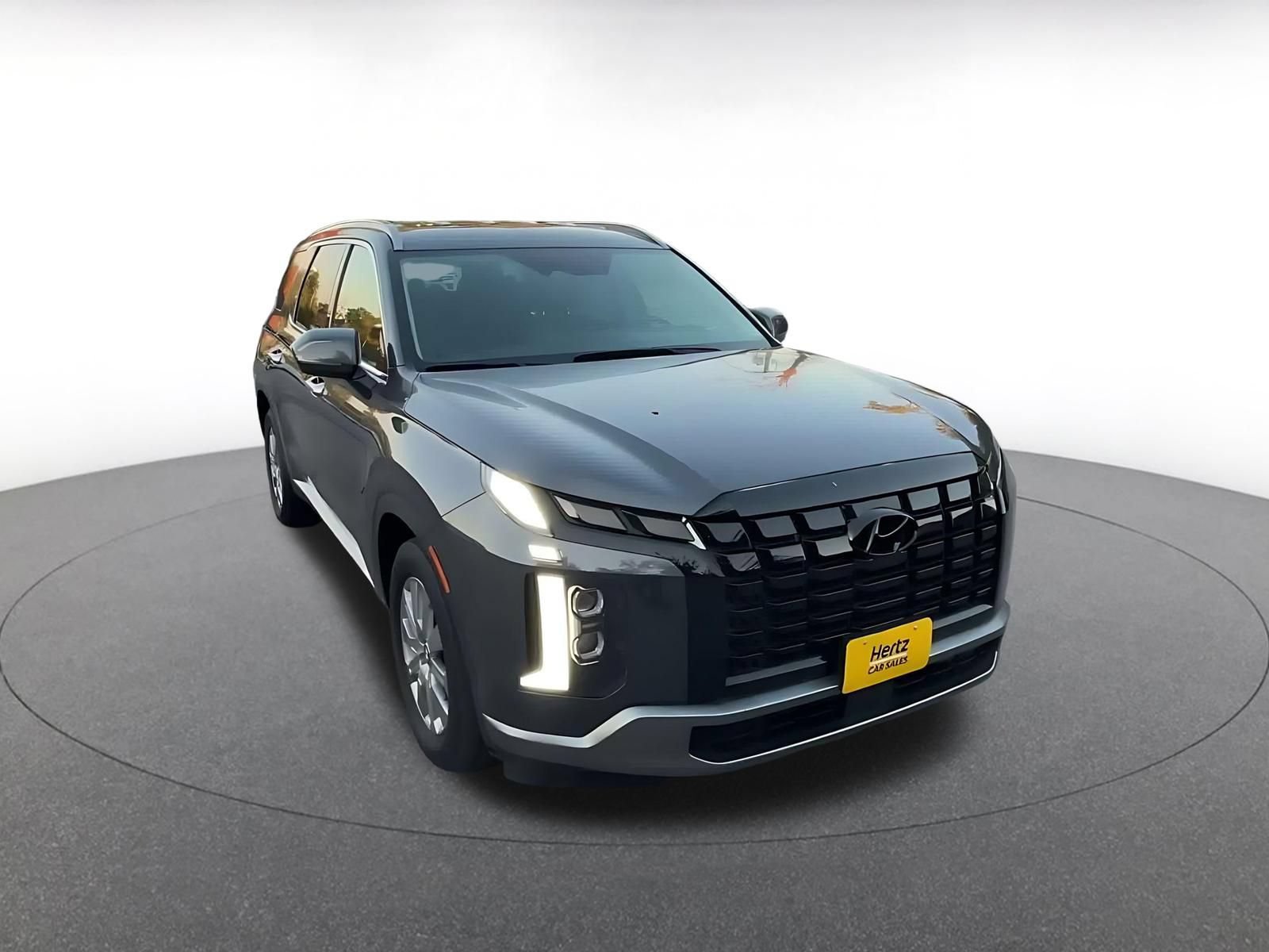 Used 2025 Hyundai Palisade SEL FWD image 3