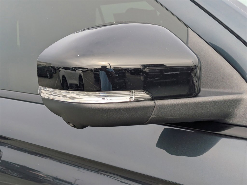 New 2025 Ford Expedition Platinum w/ Stealth Performance Package image 10