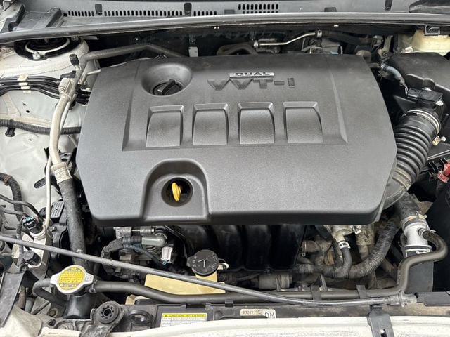 Used 2016 Toyota Corolla LE image 32
