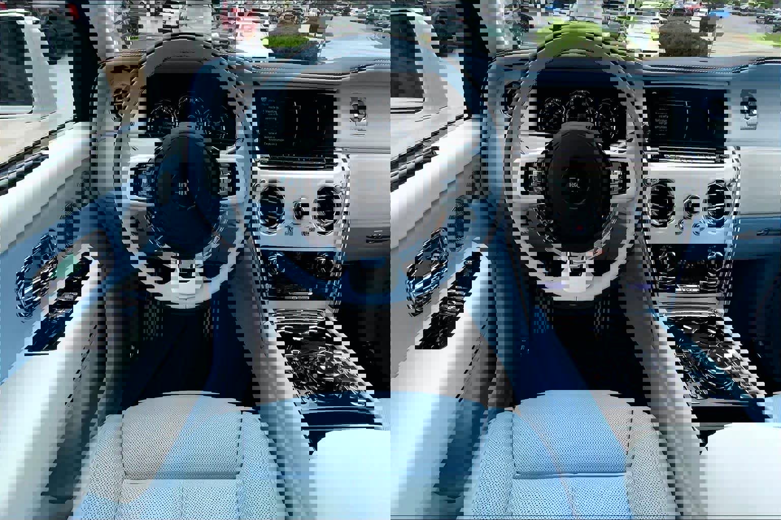 Used 2024 Rolls-Royce Cullinan w/ Cullinan Package image 5