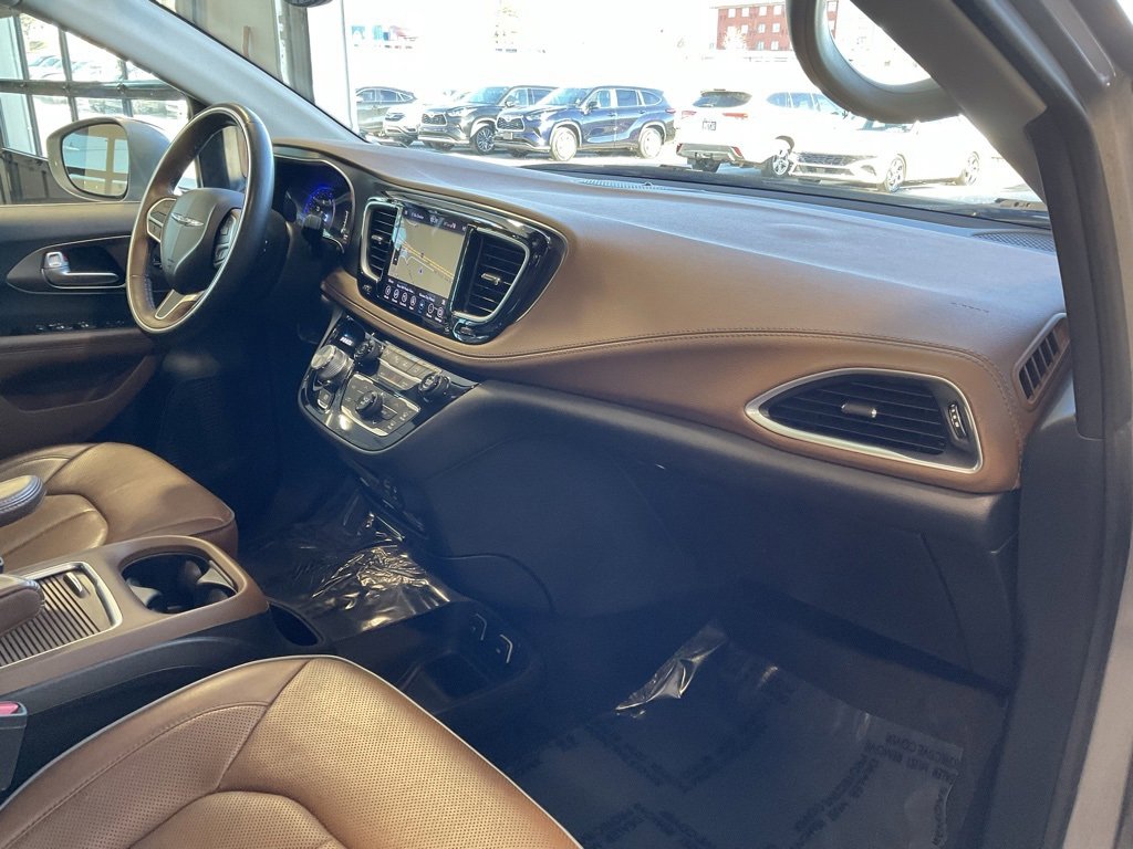 Used 2018 Chrysler Pacifica Limited w/ Advanced Safetytec Group image 18