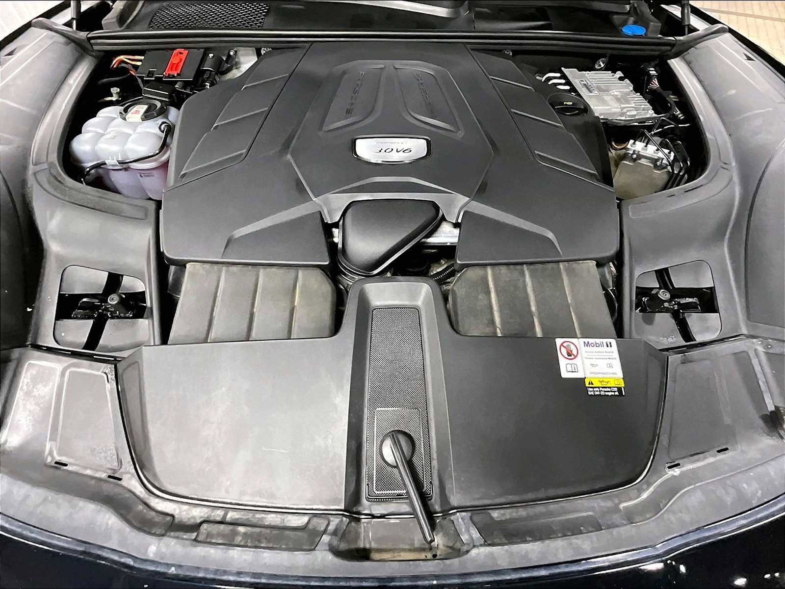 Used 2023 Porsche Cayenne image 37