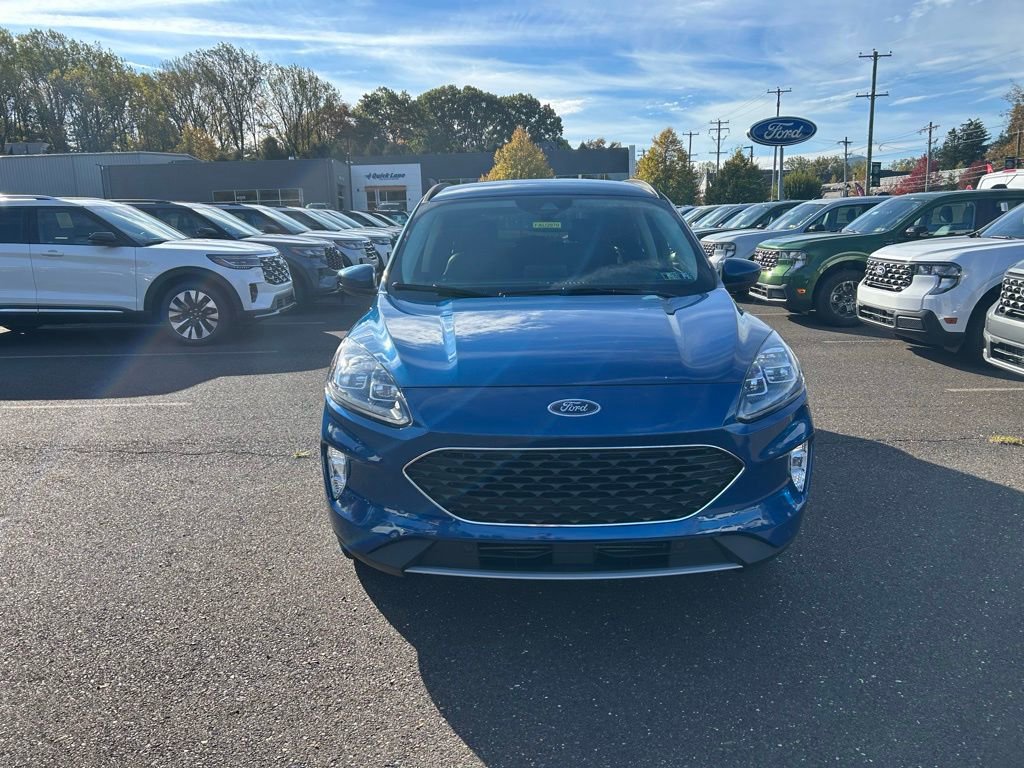 Certified 2022 Ford Escape Titanium w/ Class II Trailer Tow Package image 2