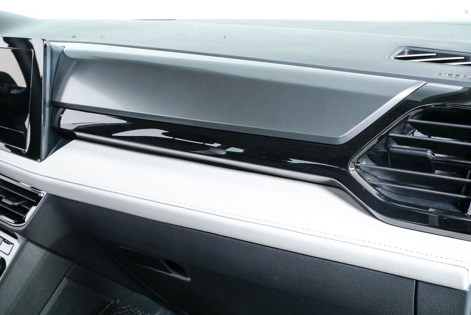 Certified 2025 Volkswagen Taos S FWD image 21