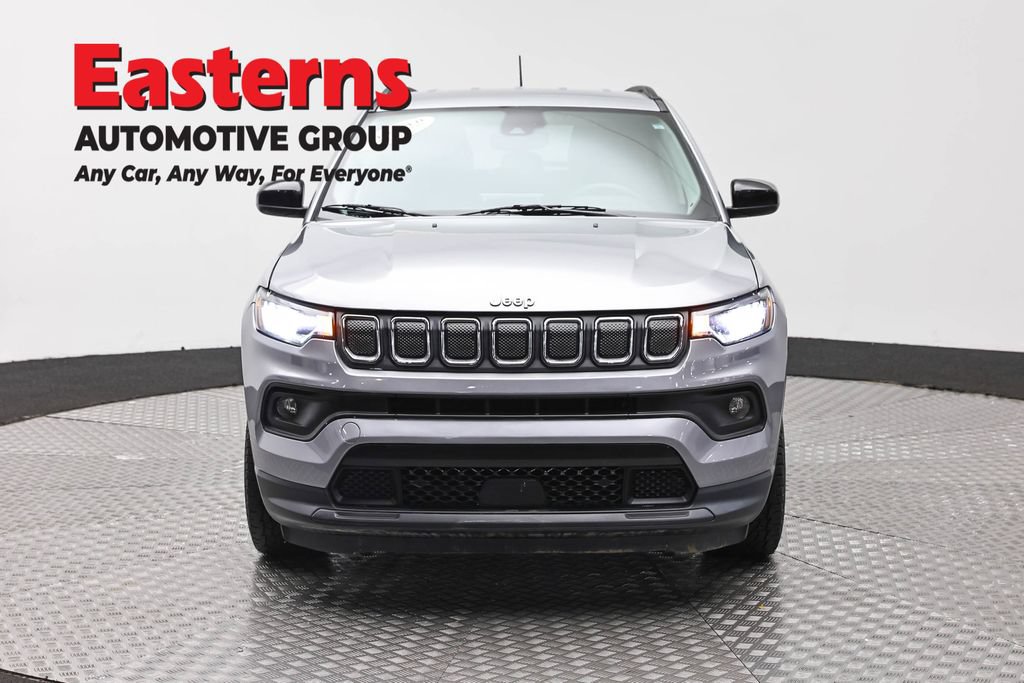 Used 2022 Jeep Compass Latitude AWD/4WD image 2