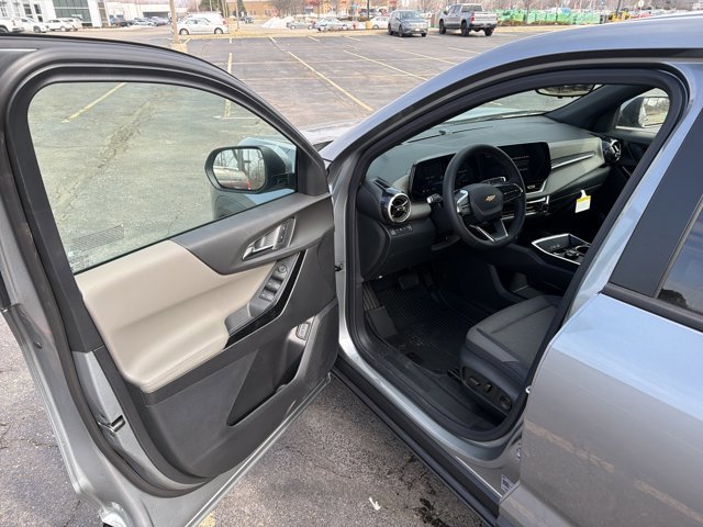 New 2026 Chevrolet Equinox LT w/ Convenience Package II image 9