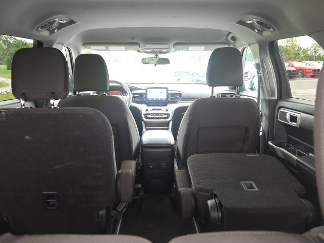 Used 2023 Ford Explorer XLT AWD/4WD image 12