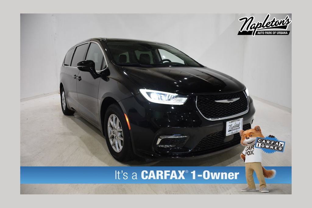 Used 2024 Chrysler Pacifica Touring-L image 1