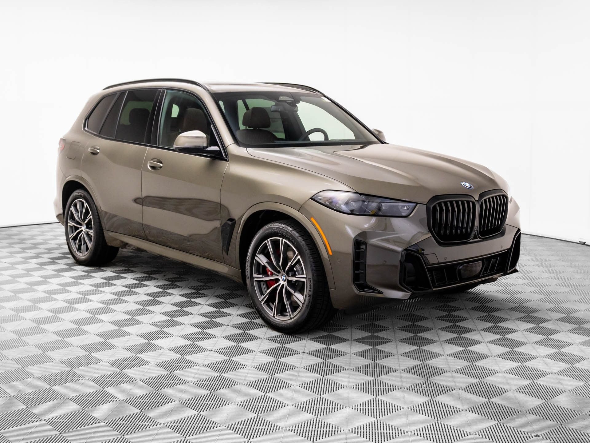 Certified 2026 BMW X5 xDrive50e w/ M Sport Package AWD/4WD image 8