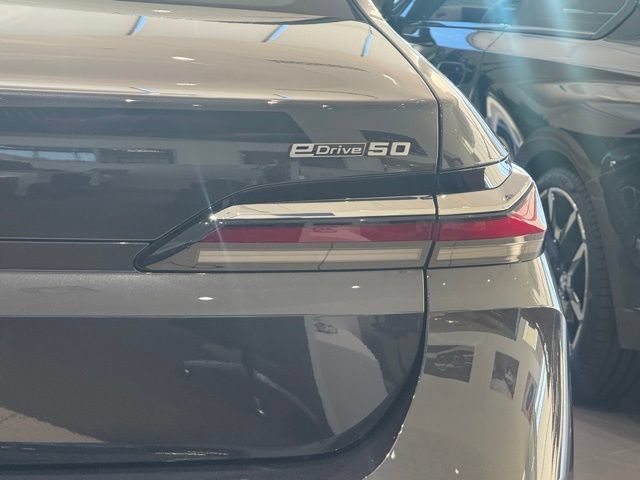 Certified 2024 BMW i7 eDrive50 RWD image 5