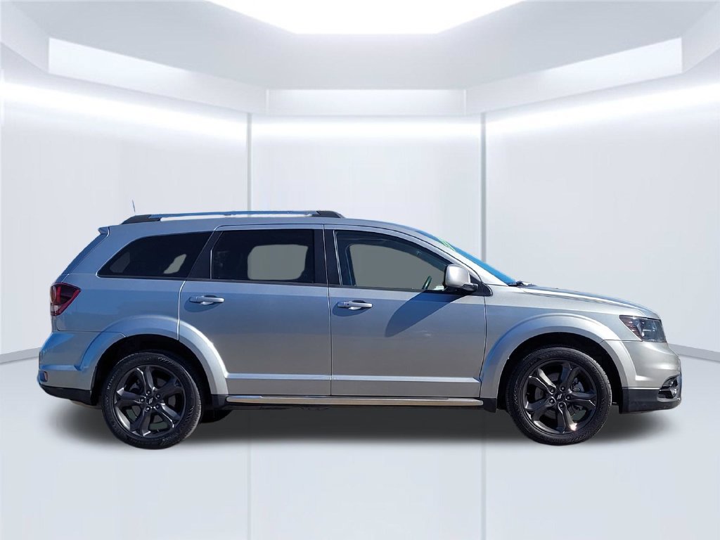 Used 2020 Dodge Journey Crossroad FWD image 3