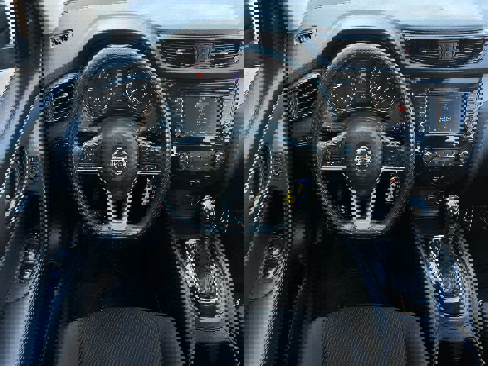 Used 2020 Nissan Rogue Sport S image 15