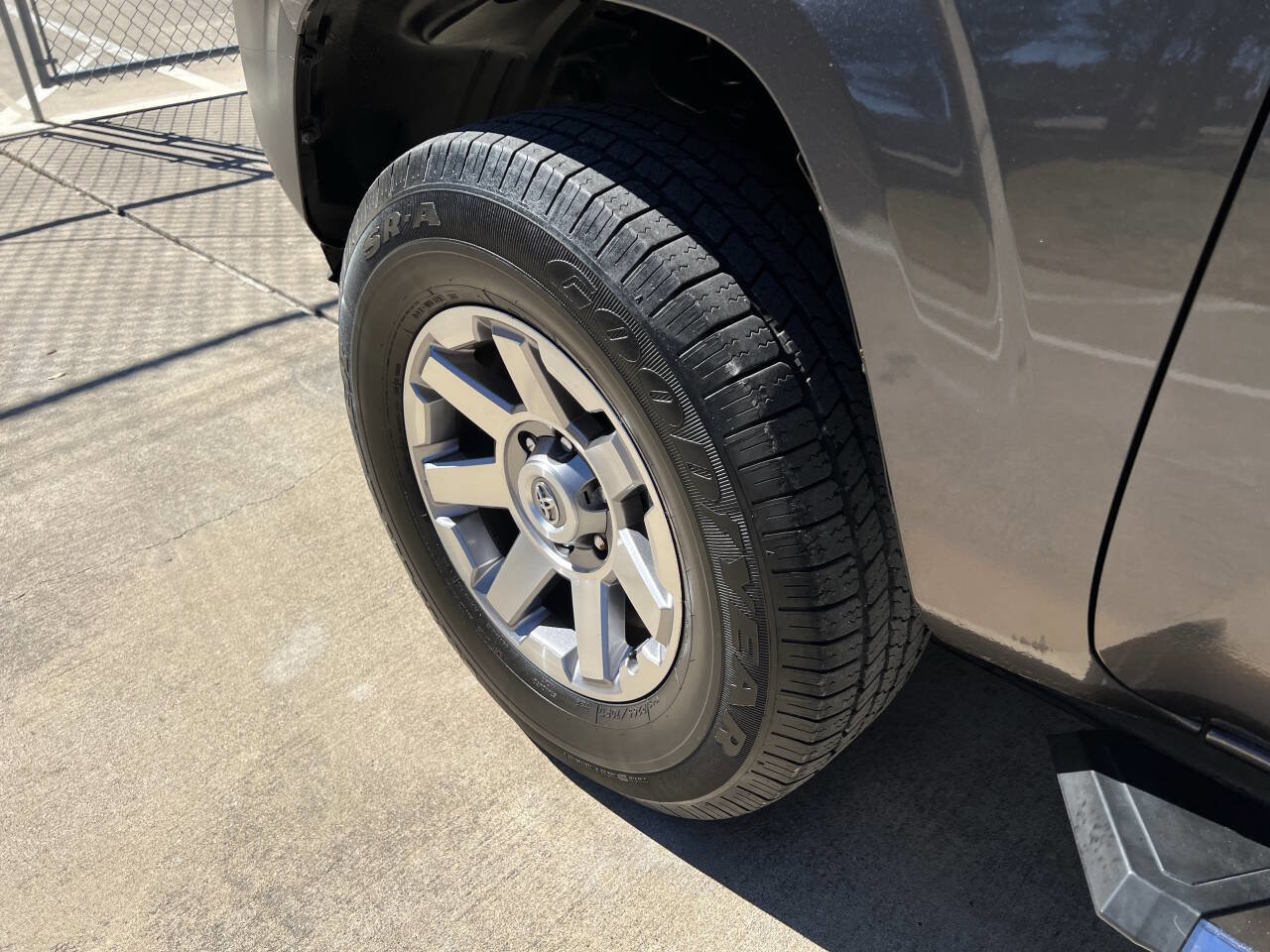 Used 2017 Toyota Tacoma SR image 35