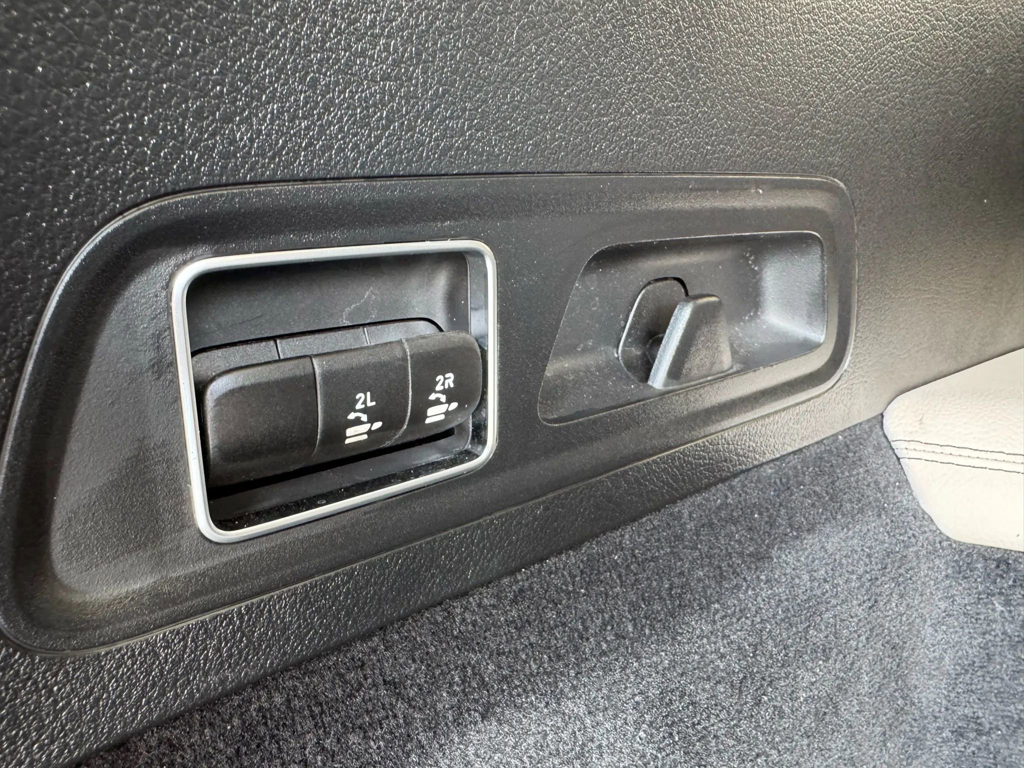 Used 2024 Mercedes-Benz GLS 450 4MATIC image 25