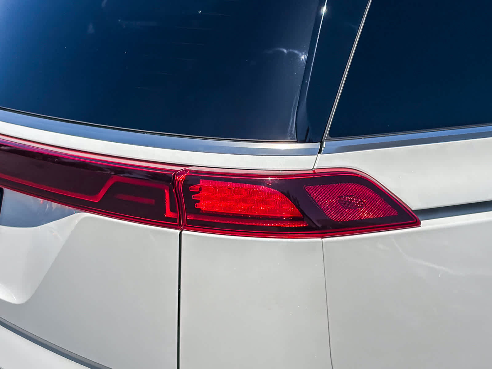 Used 2023 Kia Carnival SX Prestige FWD image 8